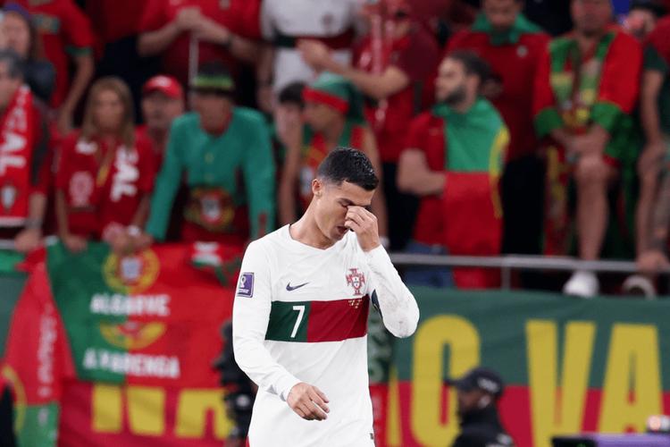 c罗为什么在欧洲杯上痛哭_c罗为什么要走